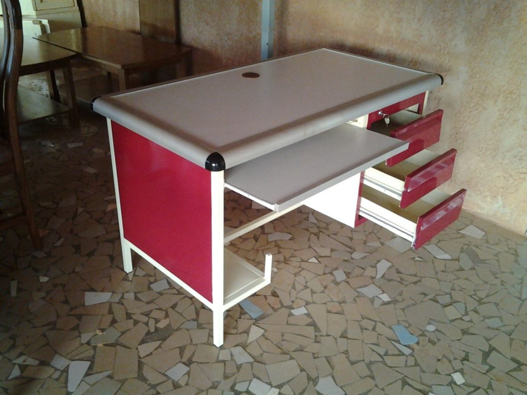 Armoires de bureau bois et acier - Anjou Tôlerie, fabriquant de mobilier  métallique pour l'équipement des entreprises et collectivités